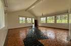 5 Bed House with En Suite in Nyari - 2