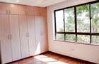 3 Bed Apartment with En Suite at Lavington - 5