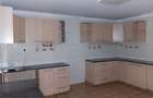 4 Bed House with En Suite in Ridgeways - 3