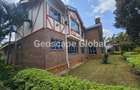 5 Bed House with En Suite in Runda - 1