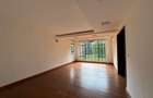 4 Bed Townhouse with En Suite in Kitisuru - 12