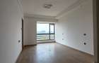 3 Bed Apartment with En Suite in Riverside - 8