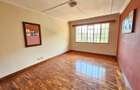 3 Bed Apartment in Riverside - 3