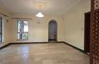 5 Bed House with En Suite at Hillview Clozse - 18