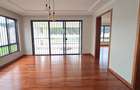 6 Bed House with En Suite at Loresho Road - 6