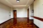 4 Bed Apartment with En Suite at Riverside - 16