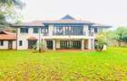 5 Bed Villa with En Suite in Gigiri - 2
