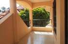 5 Bed Townhouse with En Suite at Lavington - 2