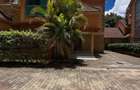 5 Bed Townhouse with En Suite at Othaya Road - 2