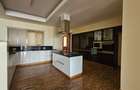 4 Bed Apartment with En Suite at Vihiga Road - 2