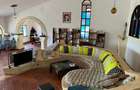 4 Bed Villa with En Suite in Bofa - 7