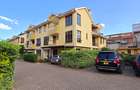 6 Bed Townhouse with En Suite at Lavington Green - 15