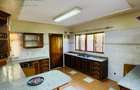 5 Bed Townhouse with En Suite at Westlands - 6