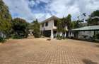 5 Bed House with En Suite in Runda - 1