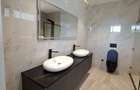 5 Bed Townhouse with En Suite in Lavington - 7