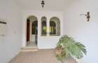 5 Bed Villa with En Suite in Westlands Area - 6