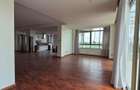 4 Bed Apartment with En Suite in Parklands - 3
