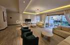 3 Bed Apartment with En Suite in Riverside - 5