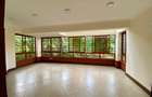 5 Bed Townhouse with En Suite in Spring Valley - 12
