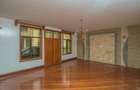 5 Bed Townhouse with En Suite in Lavington - 3
