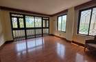 4 Bed Apartment with En Suite at Brookside Drive - 1