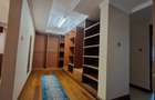 5 Bed House with En Suite in Runda - 8