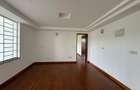 4 Bed Townhouse with En Suite in Kitisuru - 8