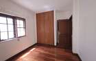 4 Bed Townhouse with En Suite in General Mathenge - 16