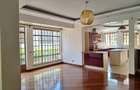 5 Bed Townhouse with En Suite in Lavington - 10