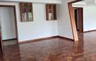 6 Bed House with En Suite at Lavington Green - 15