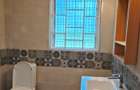 4 Bed House with En Suite in Rosslyn - 12