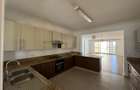 3 Bed Apartment with En Suite in Riverside - 9