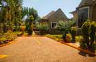 5 Bed Townhouse with En Suite at Few Minutes Drive To Gigiri - 20