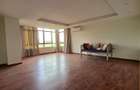 4 Bed Apartment with En Suite in Parklands - 9