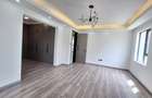 4 Bed Apartment with En Suite at Valley Arcade - 9