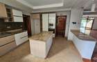 4 Bed Apartment with En Suite in Riverside - 2