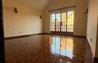 5 Bed Townhouse with En Suite at Lavington - 2