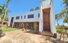 6 Bed House with En Suite in Runda - 1