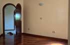 5 Bed Townhouse with En Suite at Lavington Off Convent - 6
