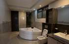 4 Bed Apartment with En Suite at Riverside Drive - 18