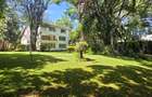 5 Bed House with En Suite at Un Crescent - 6