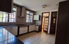 4 Bed House with En Suite in Lavington - 8