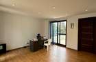 5 Bed Townhouse with En Suite in Westlands Area - 9