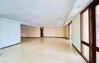 4 Bed Apartment with En Suite in Riverside - 2