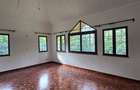 5 Bed House with En Suite at Rosslyn Lone Tree - 11