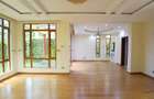 5 Bed Townhouse with En Suite at Riverside Drive - 3