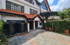 5 Bed Townhouse with En Suite at Westlands - 4