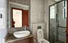 4 Bed Apartment with En Suite at Riverside Drive - 12