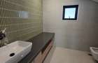 5 Bed House with En Suite in Brookside - 19
