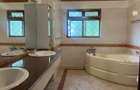 4 Bed Townhouse with En Suite in Brookside - 7